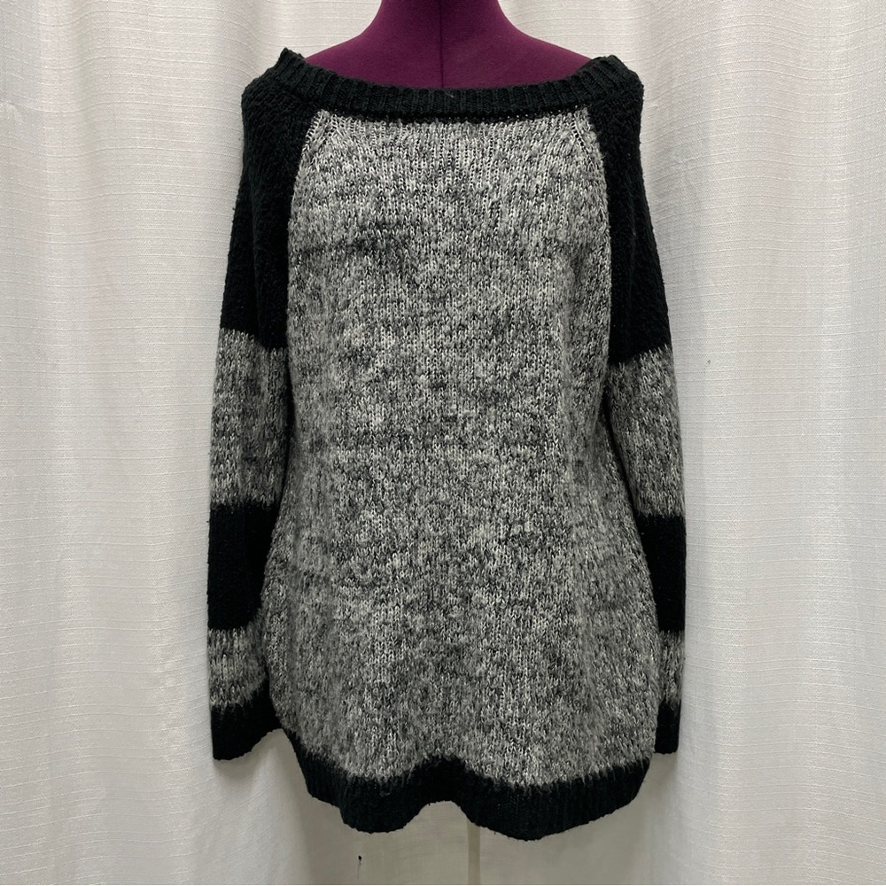 Katsumi Women's Black/White/grey Shred /chucky strips accents sweater  Sz LG